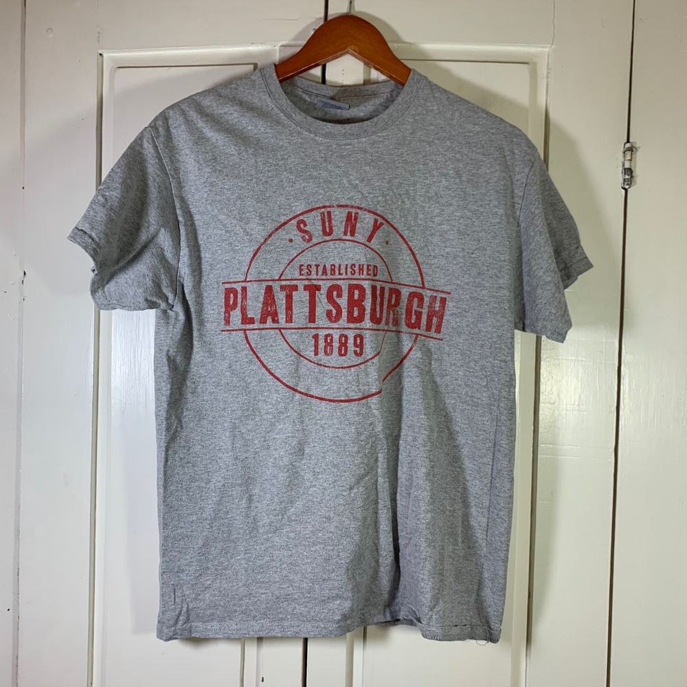 MV Sport SUNY Plattsburgh University Graphic T-Shirt Mens Medium Gray Red Seal